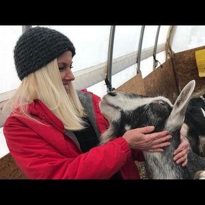 Meet your Posher, Laura